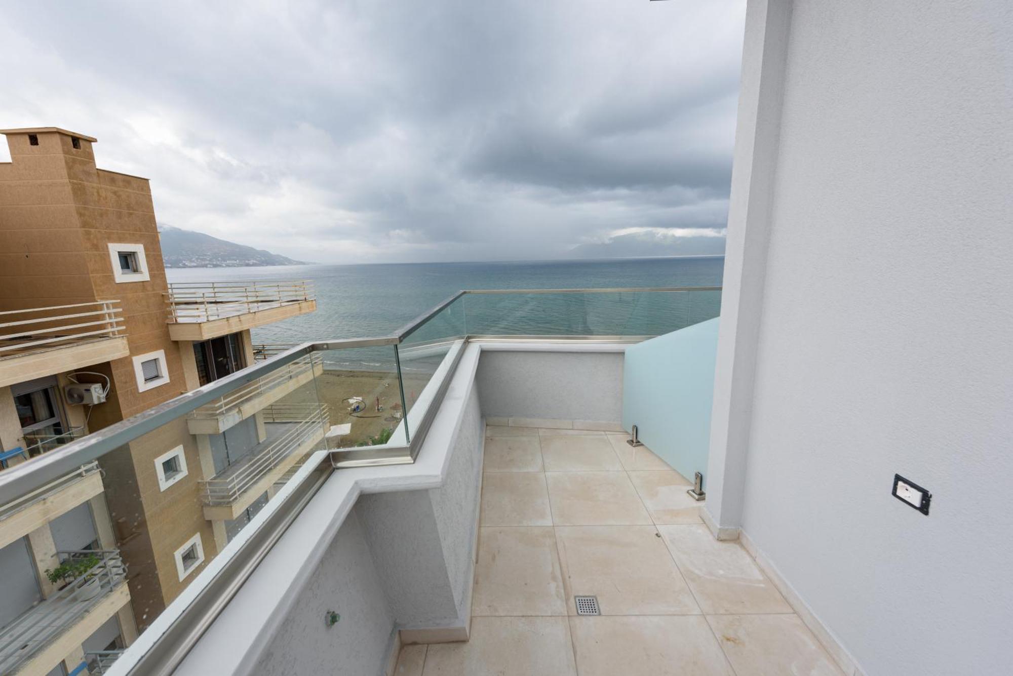 Sea & Sand Vlore Bagian luar foto