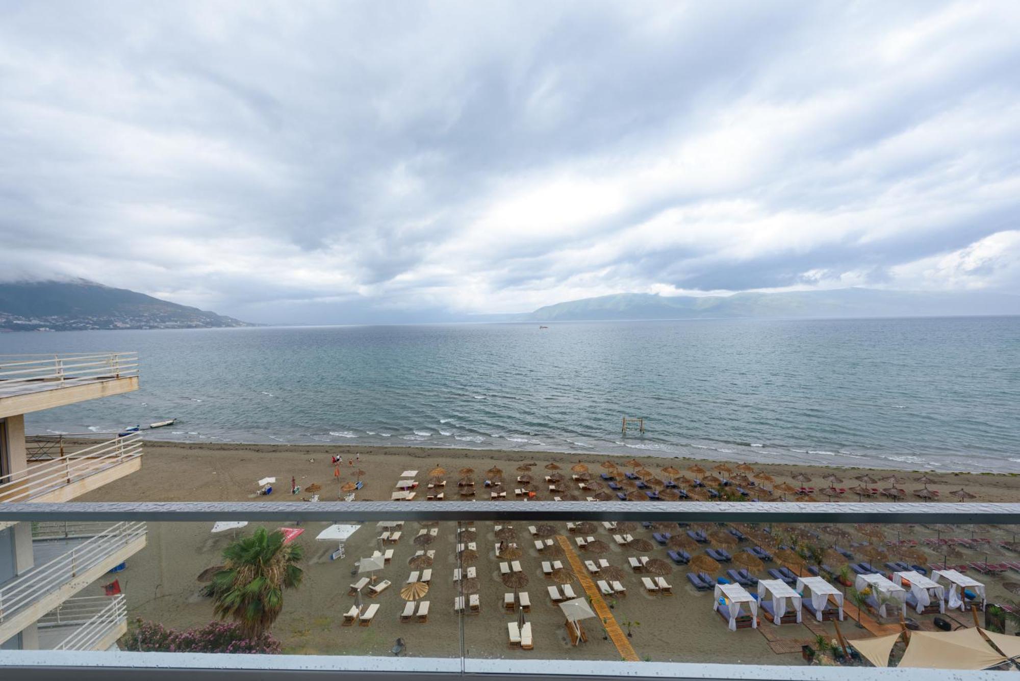 Sea & Sand Vlore Bagian luar foto